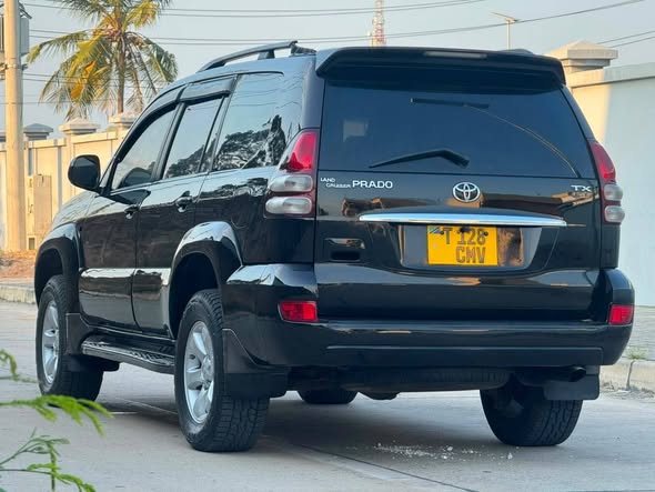 A picture of Toyota Prado 120 Price 30M