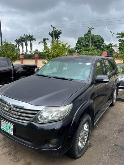 A picture of Toyota Fortuner 2012