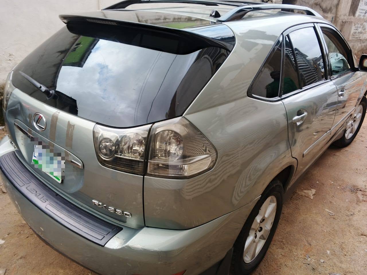 A picture of Clean Used Lexus Rx330