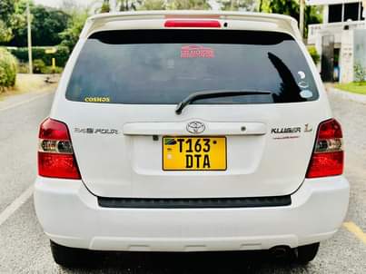 A picture of TOYOTA KLUGGER GOOD NEW FOR SELL 19 5M OR EXCHANGE