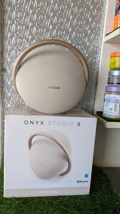 A picture of HK Onyx Studio 8