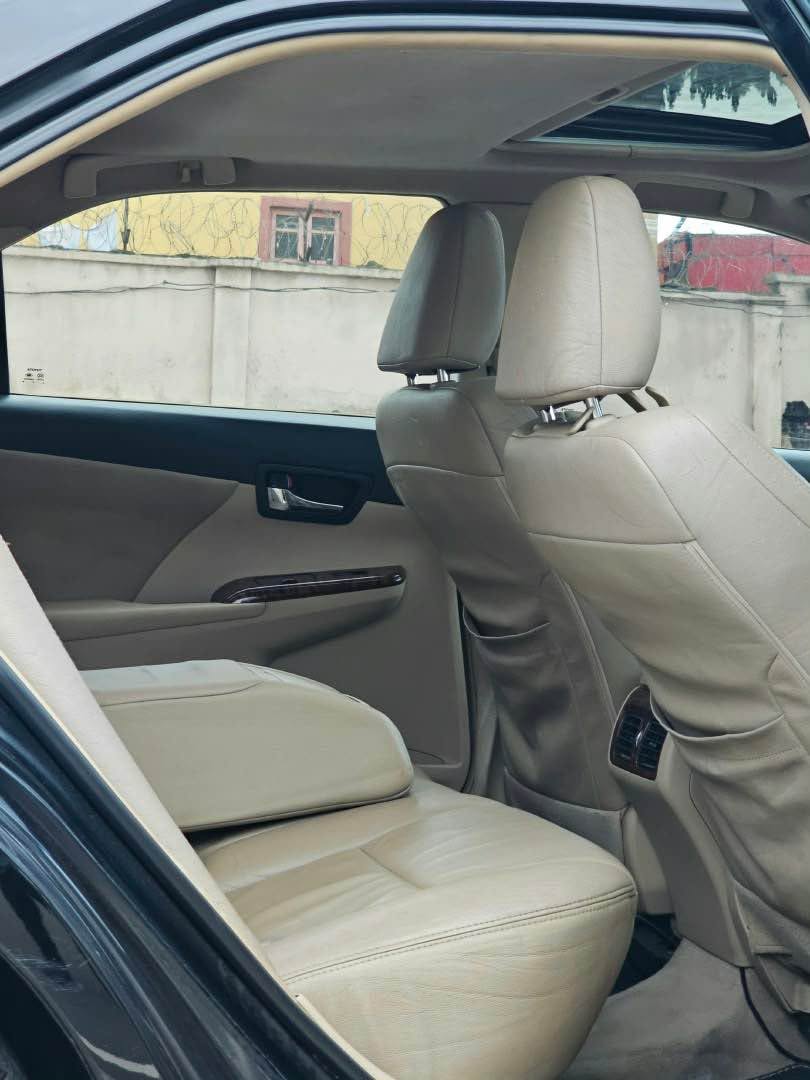 A picture of TOYOTA CAMRY PRESTIGE SPORT 2013