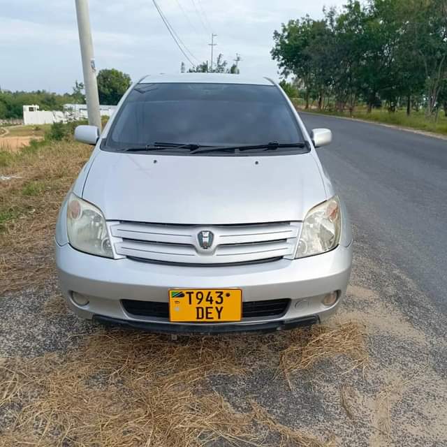 A picture of TOYOTA IST