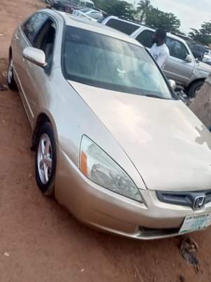 A picture of super clean 2005 model Honda Accord with sound engine and