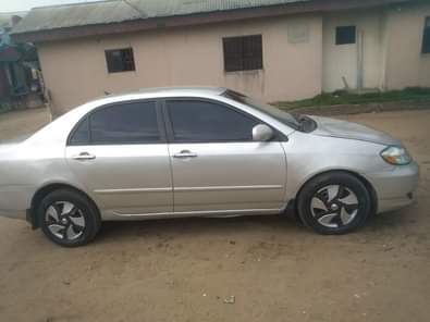 A picture of Just in dealer market Toyota corolla 2004 Engine needs attention