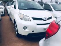A picture of TOYOTA IST 2008