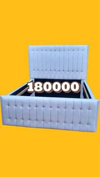 A picture of Bed room bei kuanzia 180000 220000 nazaidi yabeihizi mbili size