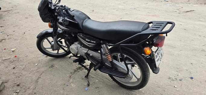 A picture of Boxer 125 kali sana haina kipengele piga 0716353726