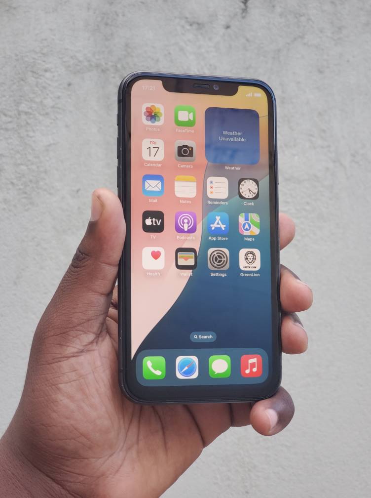 A picture of Iphone 11 64gb