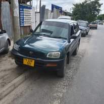 A picture of Toyota rav4 old