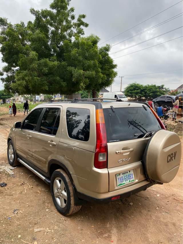 A picture of Distress Honda CRV 2004 for sell
