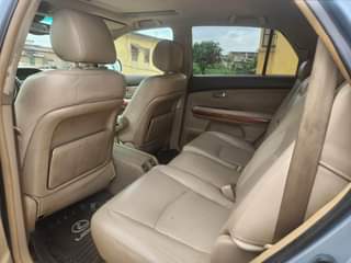 A picture of Lexus RX 350 clean and sharp