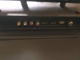 A picture of ITEM 32 INCH REDIMI 2024 SMART TV CONDITION USED PROPERLY