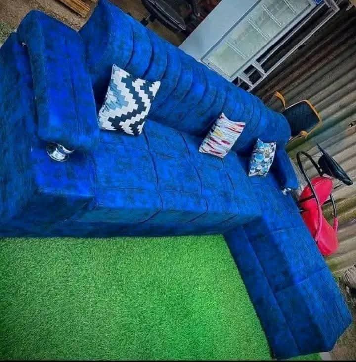 A picture of Sofa sets in L shape