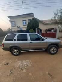 A picture of Nissan Pathfinder 2000 model for sale