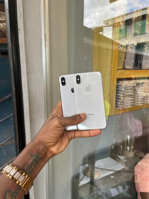 A picture of IPHONE X NO FACE 290 000 NJOO CHAP
