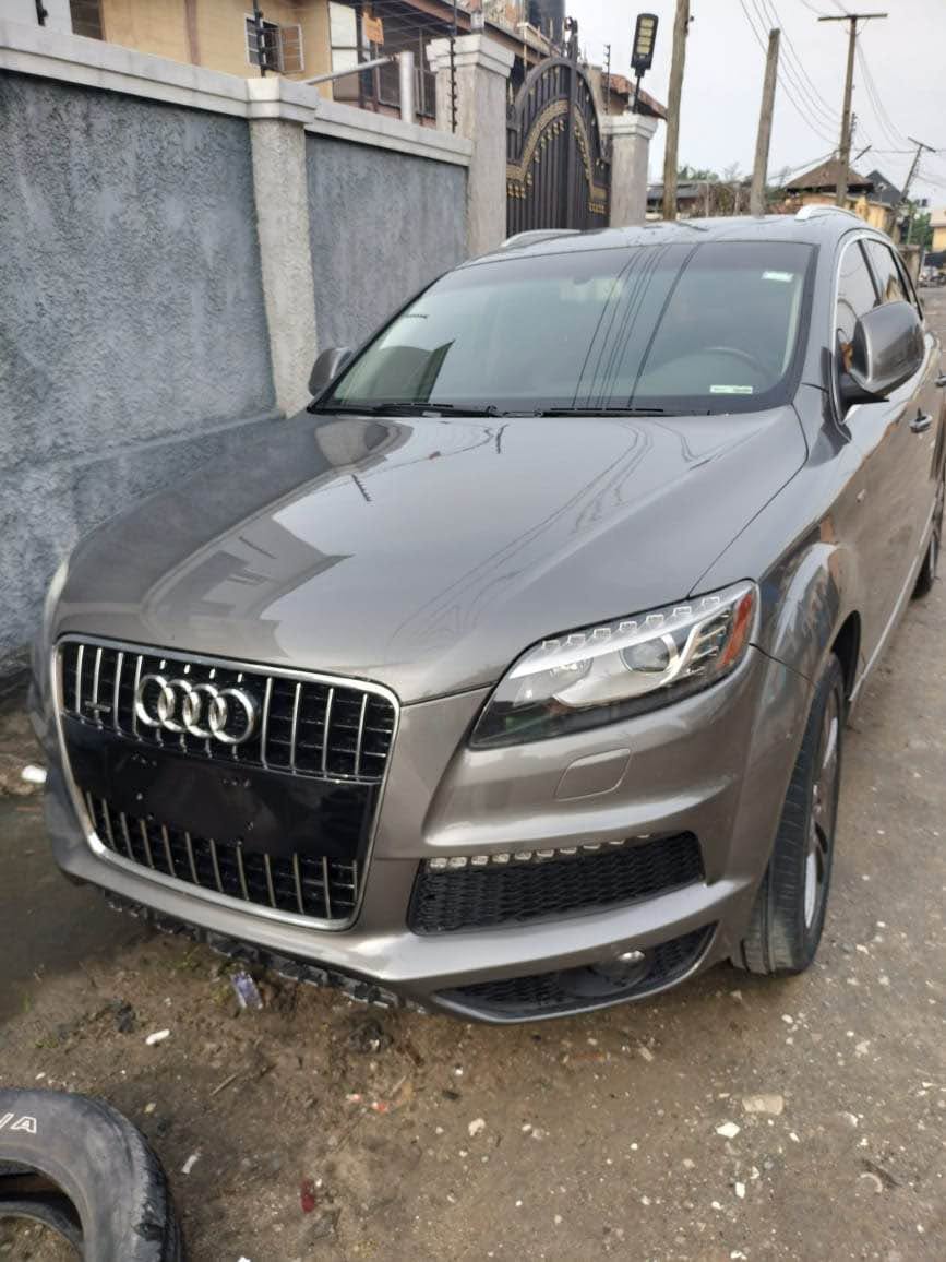 A picture of Audi suv