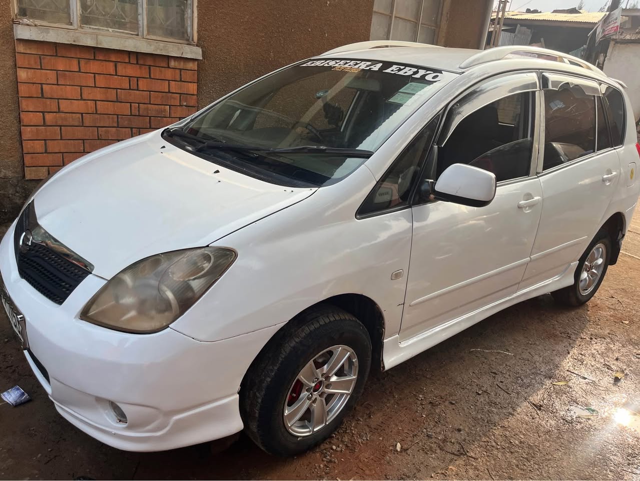 A picture of Toyota spacio 15m