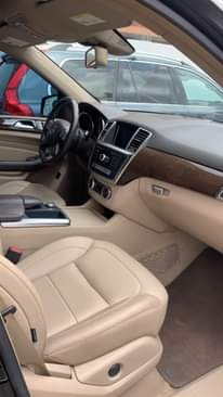 A picture of 2012 Mercedes Benz ML350 SUV