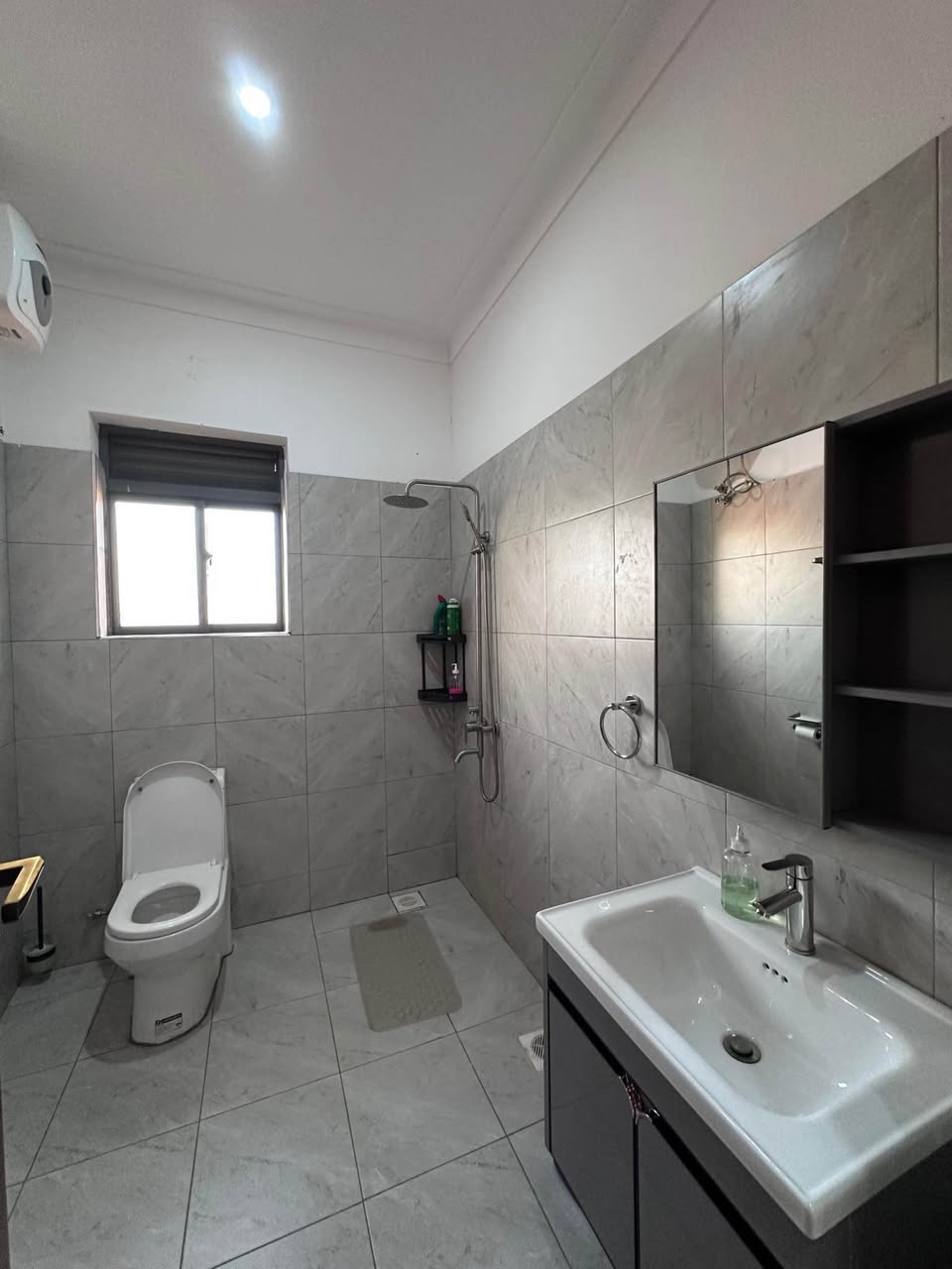 A picture of Airbnb 256785432454