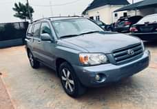 A picture of Toyota Highlander 2005