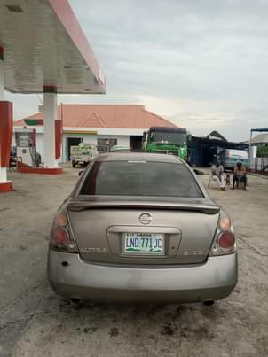 A picture of Neatly used Nissan Altima 2006 model pure first body Tokunbo