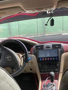 A picture of 2003 lexus es 300 with Android screen