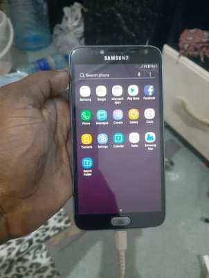 A picture of SAMSUNG GALAXY J4 HAINA KIPENGELE