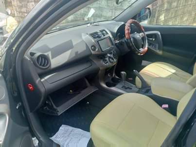 A picture of 2010 Toyota Vanguard Toyota 2 4cc