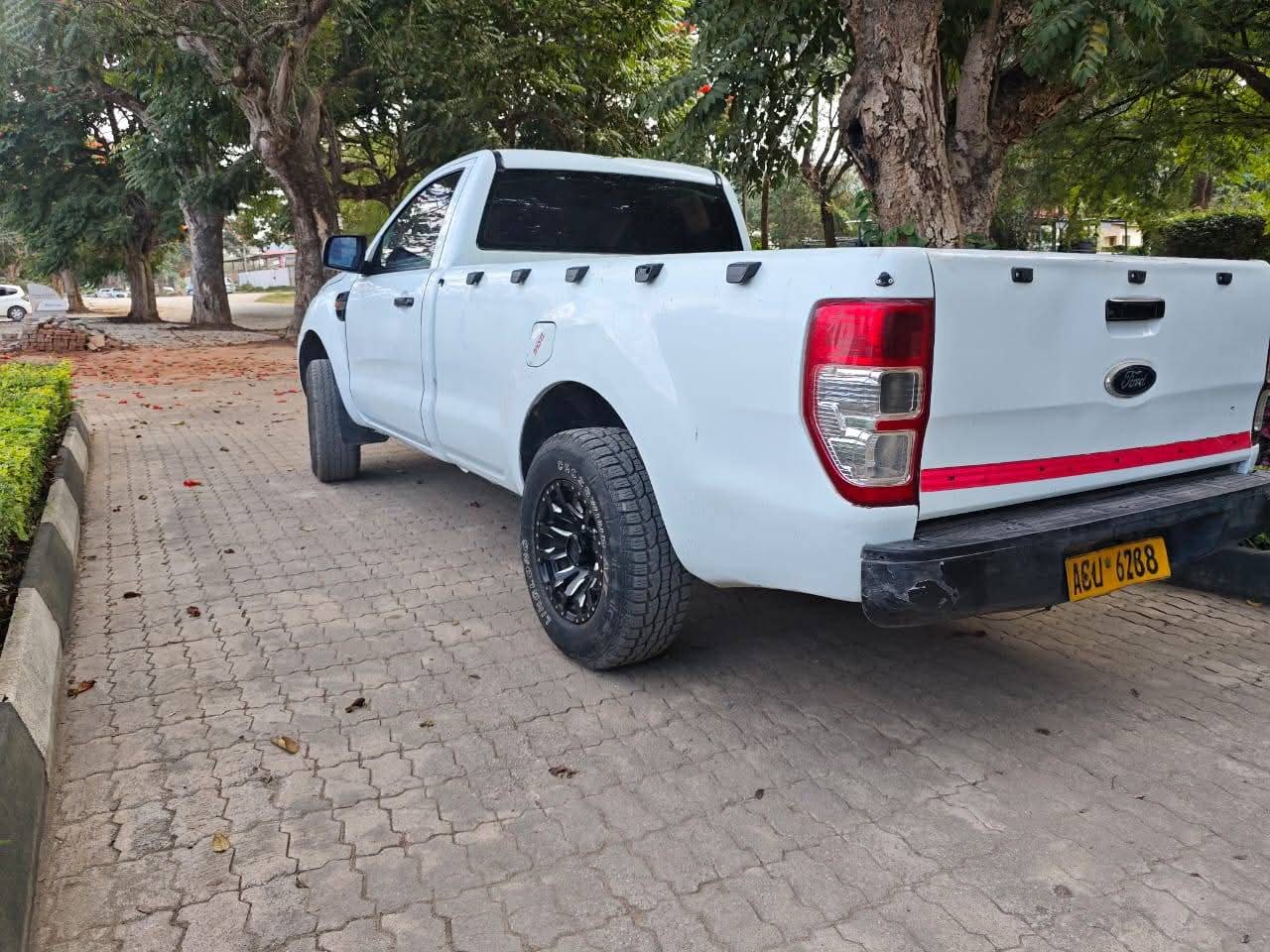 classifieds/cars ford