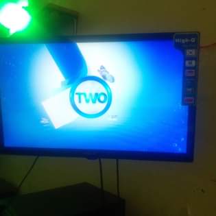 A picture of Samsung og inch 24 High Q inch 25 seapiano zipo