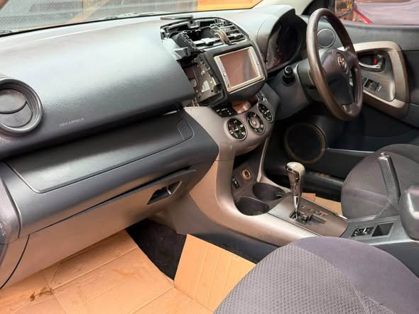 A picture of TOYOTA RAV4