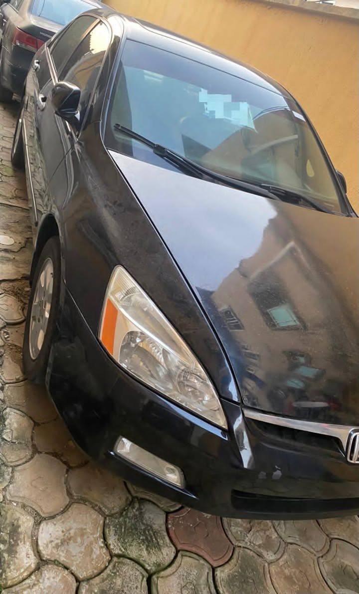 A picture of  Extremely neat Honda Accord 05 toks standard full option