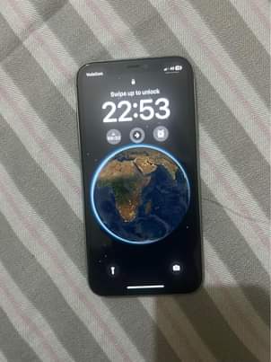 A picture of IPHONE 11 PLAIN GB 64 CleanTTFaceID Price 500 000 Call
