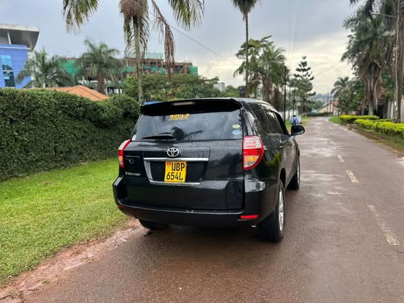 A picture of VANGUARD 7 Seater Push to Start VVTi Engine 0742902377 Call