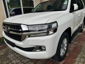 A picture of Land cruiser V8 VXR