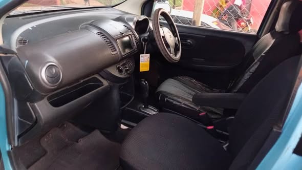 A picture of Nissan note
