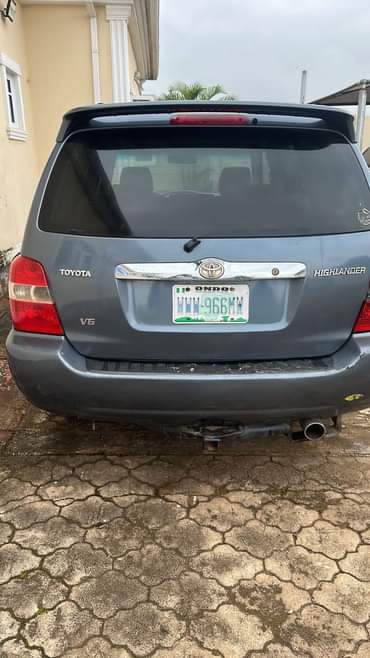 A picture of Registered Toyota Camry 014 015 neatly used with Toyota Highlander