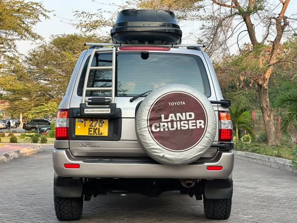 A picture of LANDCRUISER AMAZON