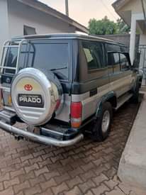 A picture of Land cruiser Prado