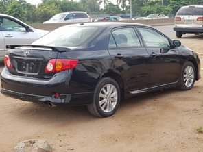 A picture of 2009 model Toyota Corolla working perfectly buy and driving the