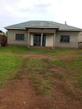 A picture of 3 bedrooms and sitting room house for sale in kisasi