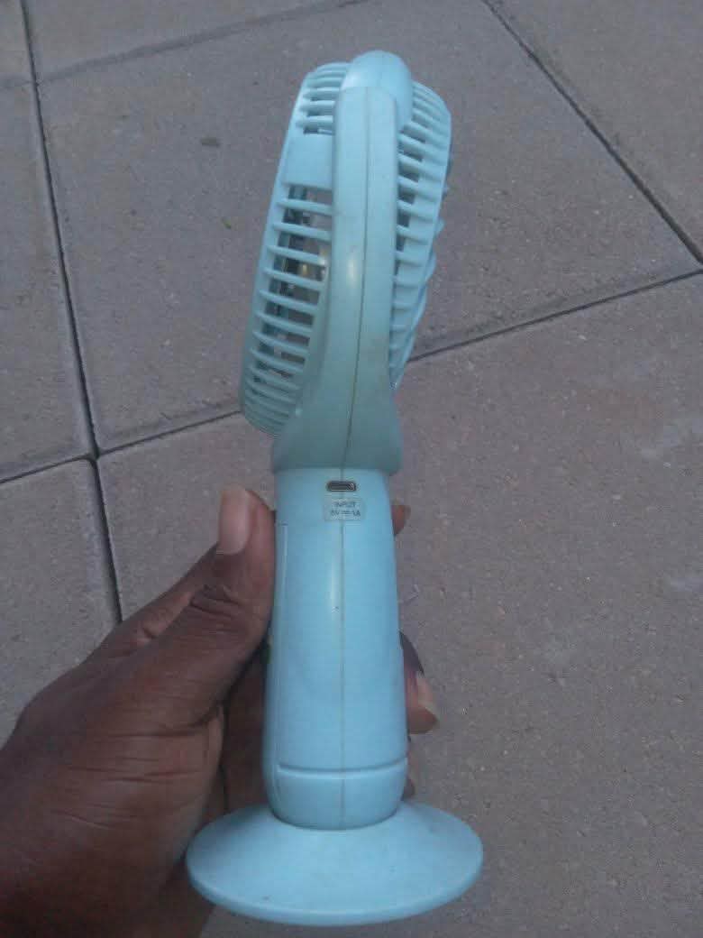 A picture of Rechargeable hand fan