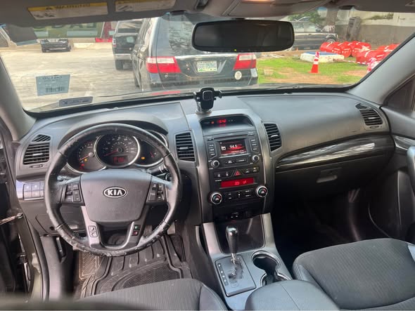 A picture of Foreign used Kia Sorento 2012