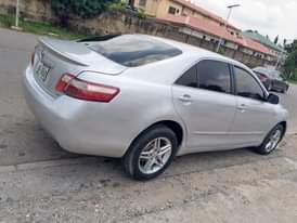 A picture of Distress Toyota Camry everything perfect 2 750m engine smoking
