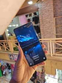A picture of Samsung galaxy s10 5G 256GB