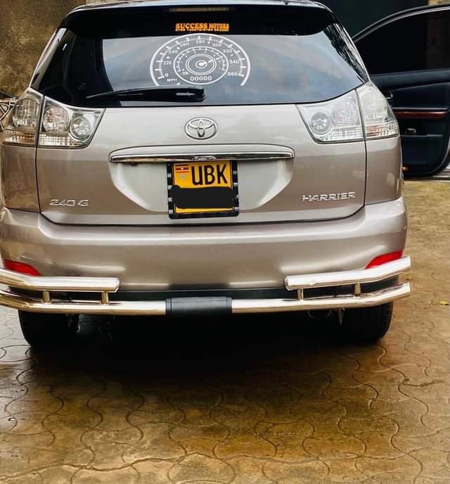 A picture of Harrie kawundo call or wtsp 0702960352