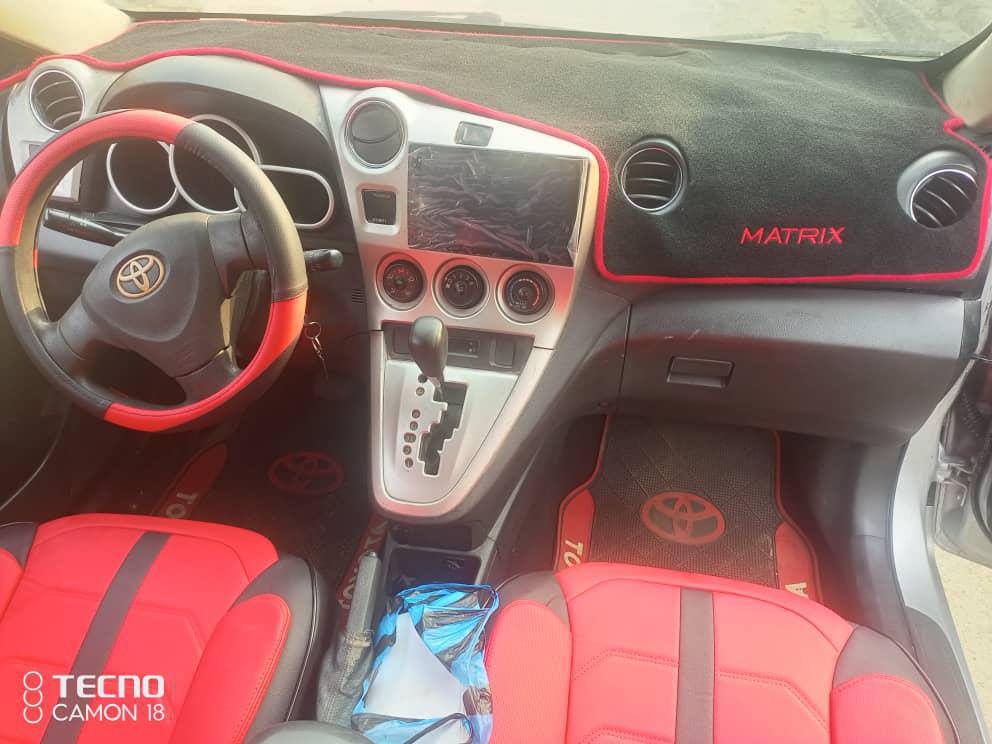 A picture of TOYOTA MAYRIX 2009 MODEL