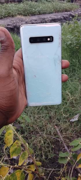 A picture of SAMSUNG S10PLUS