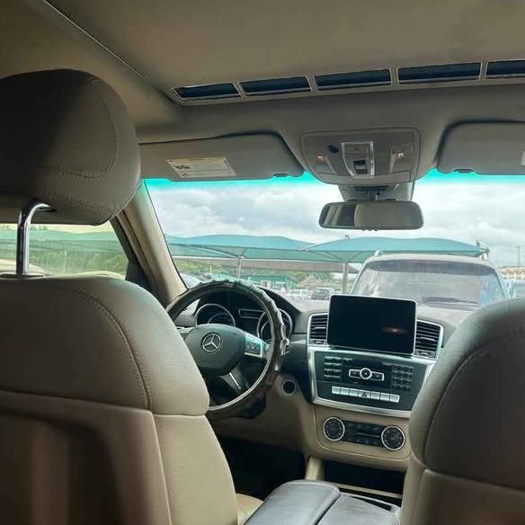 A picture of 2013 Mercedes Benz ML350